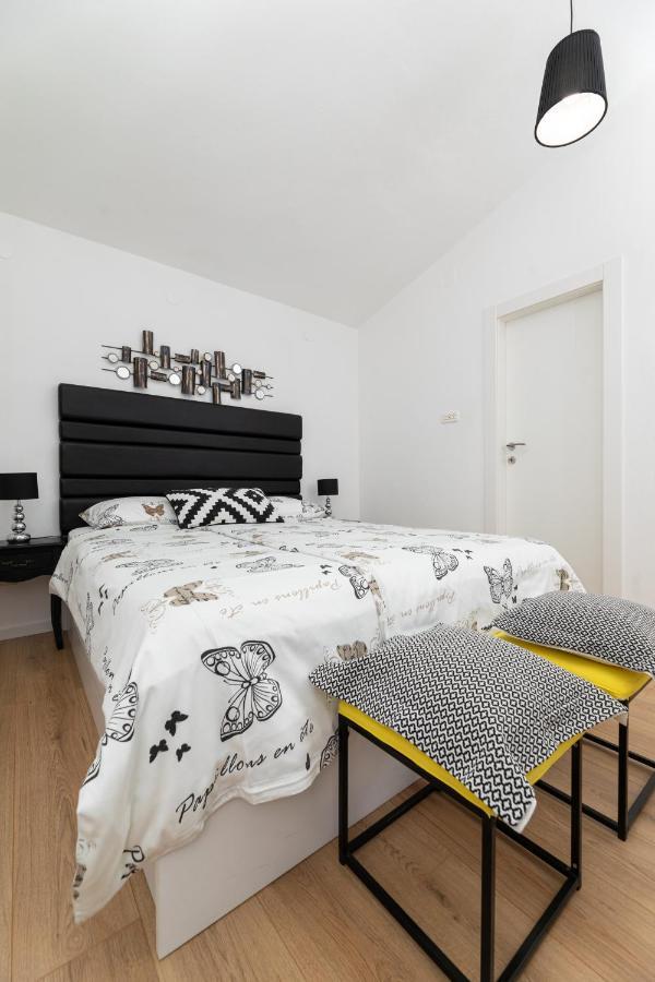 Apartments Frgacic I Baška Esterno foto