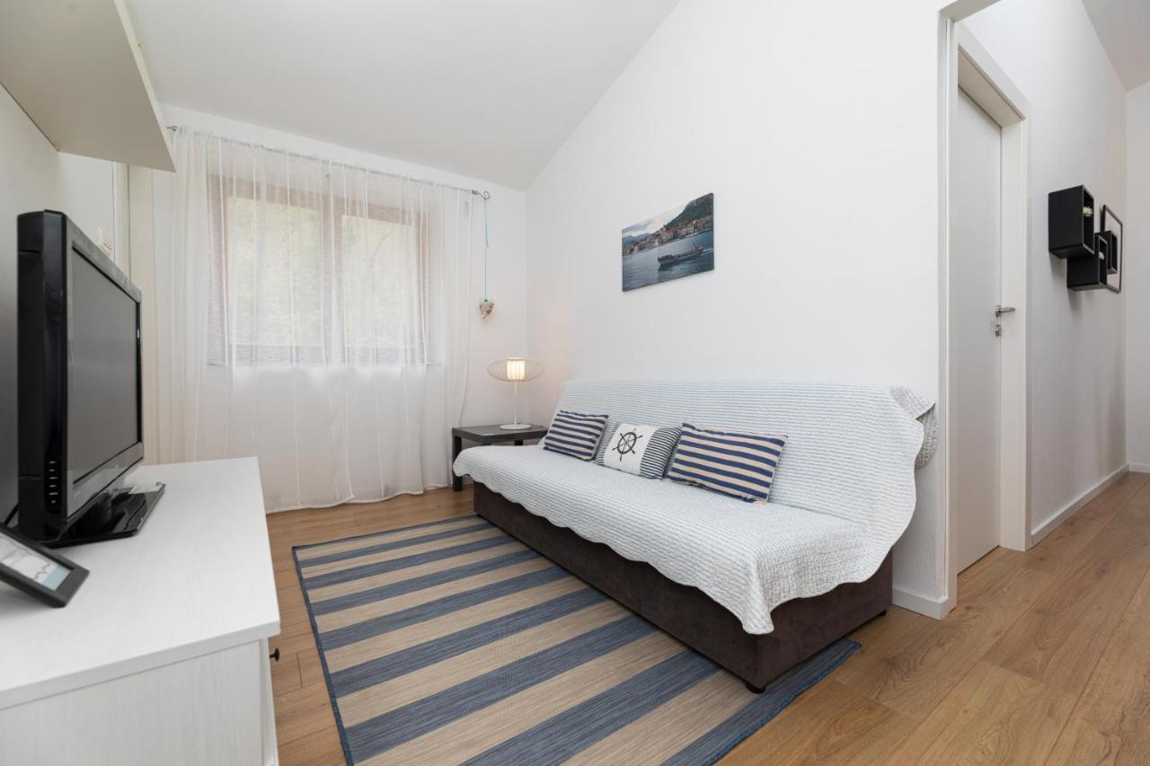 Apartments Frgacic I Baška Esterno foto